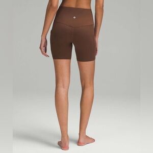 C - Lululemon Align High-Rise Short with Pockets 6"
Java